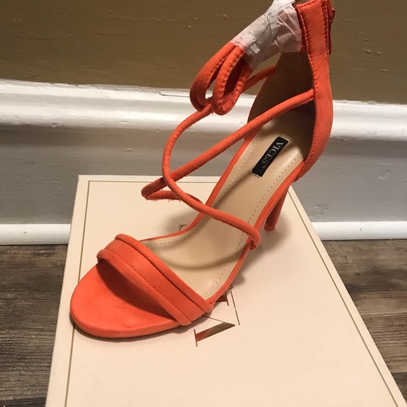 NIB VICES HEELS - Picture 2 of 4